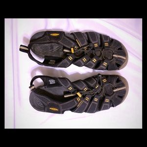 NEW Keen Hiking Sandals
